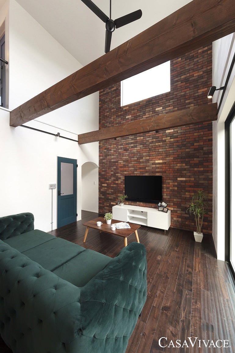 こだわりのアイテムに囲まれたネオ・ヴィンテージを楽しむ家