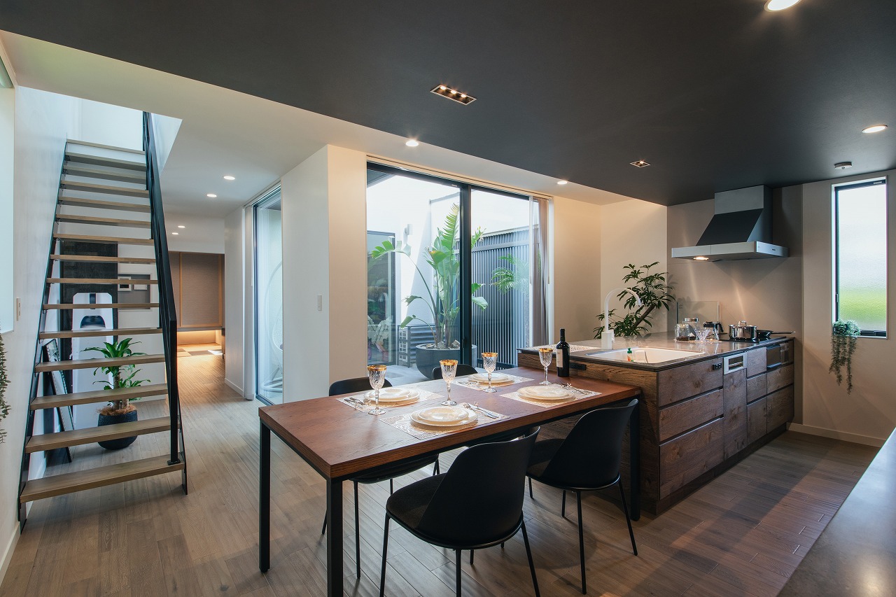 プライバシーと開放感を両立したホテルライクな住まい