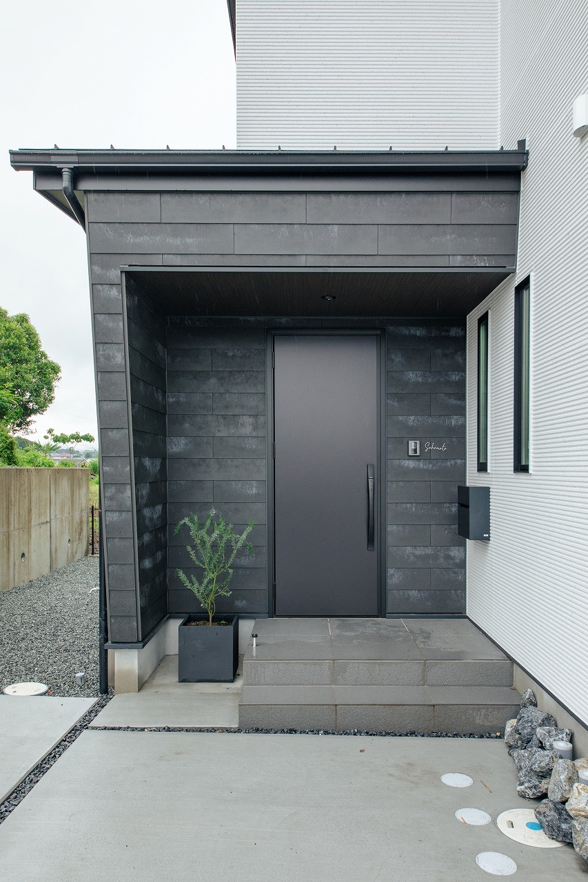 ほどよい距離感が心地いいスタイリッシュな半二世帯住宅