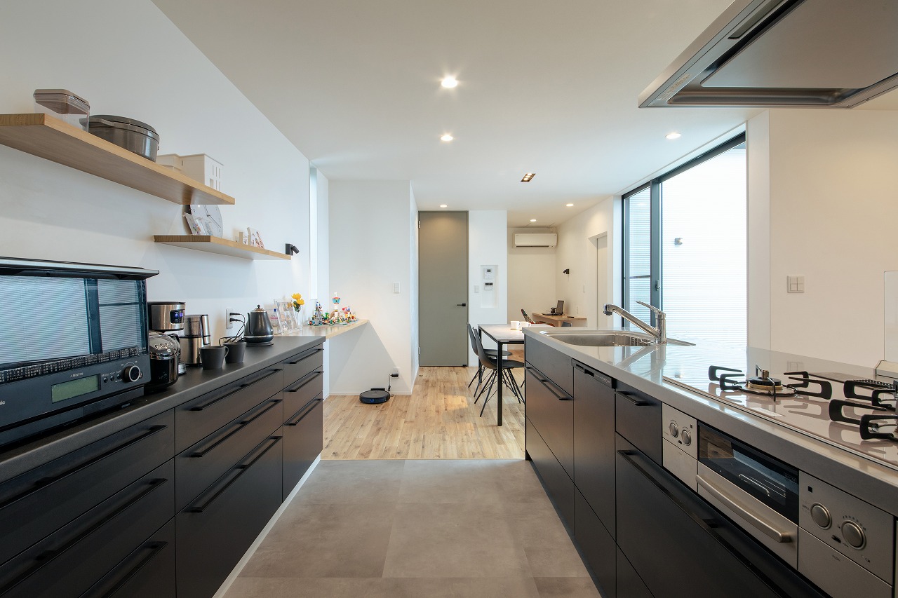 ほどよい距離感が心地いいスタイリッシュな半二世帯住宅