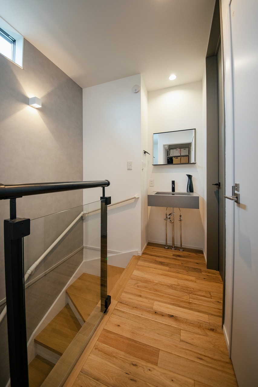 ほどよい距離感が心地いいスタイリッシュな半二世帯住宅