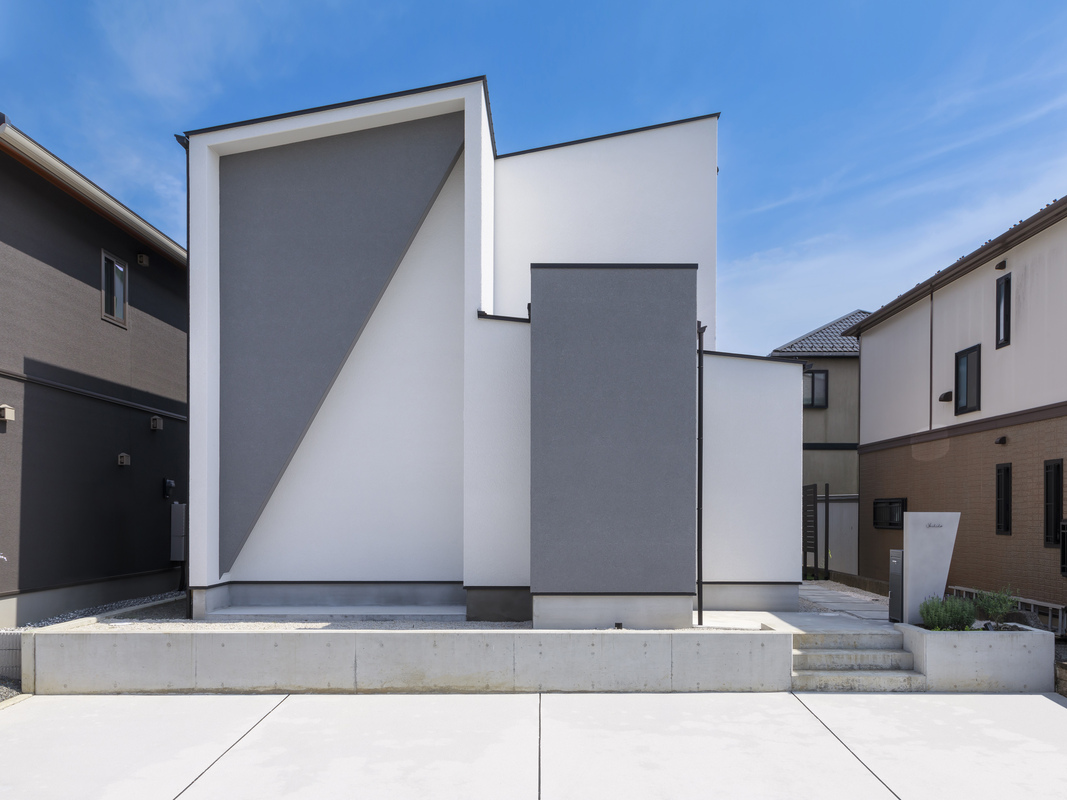 デザインも家事ラクも想像以上！ アートな暮らしを楽しむモダンな家