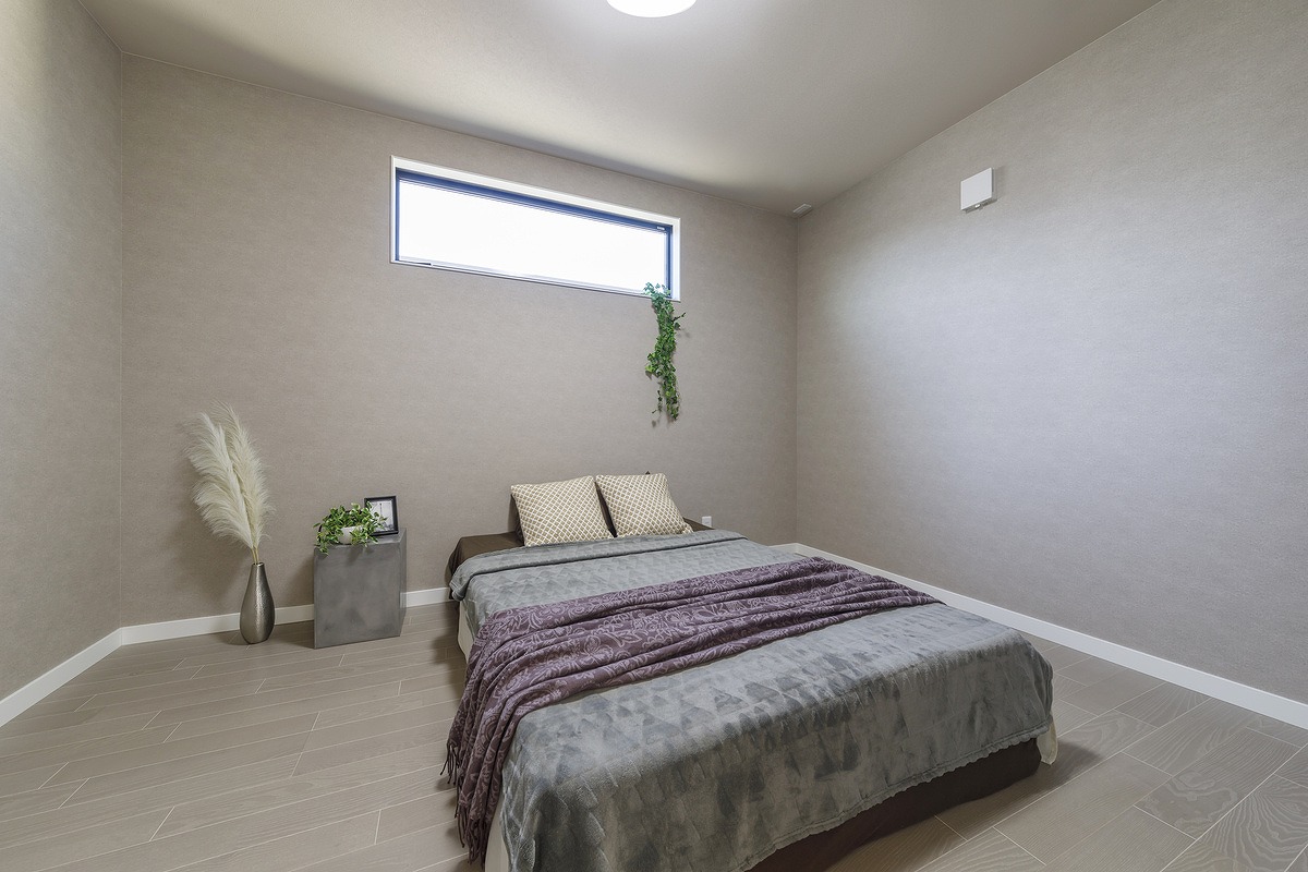 鏡面の外壁が映えるアーバンな住まい