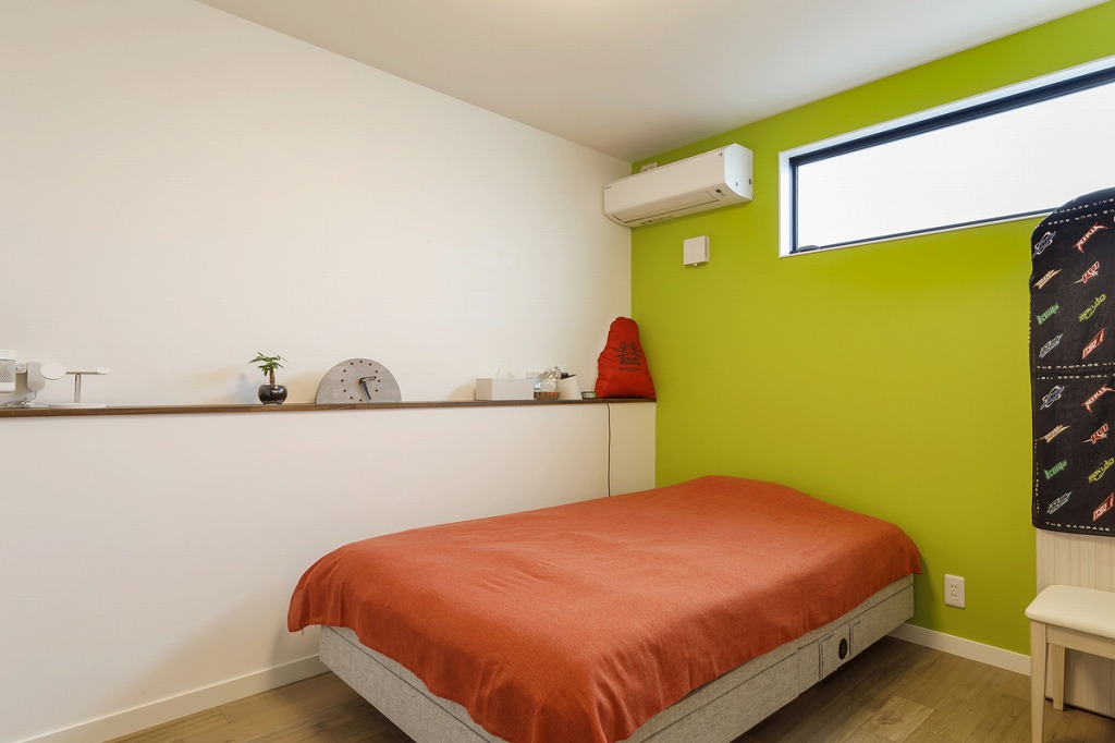 究極のラグジュアリーを追求したガレージ付きの平屋