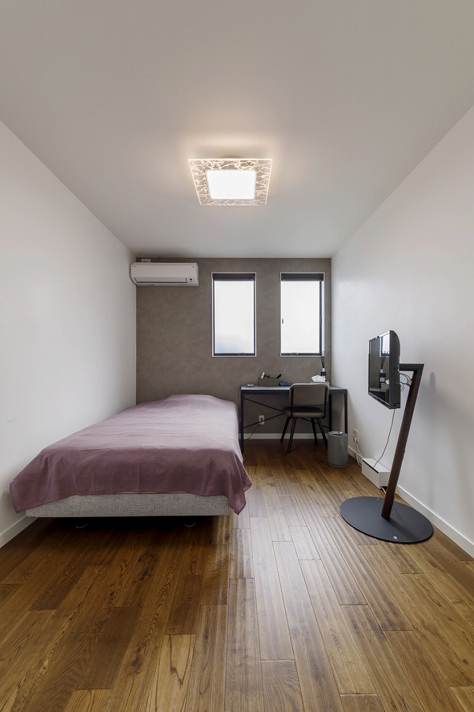 究極のラグジュアリーを追求したガレージ付きの平屋