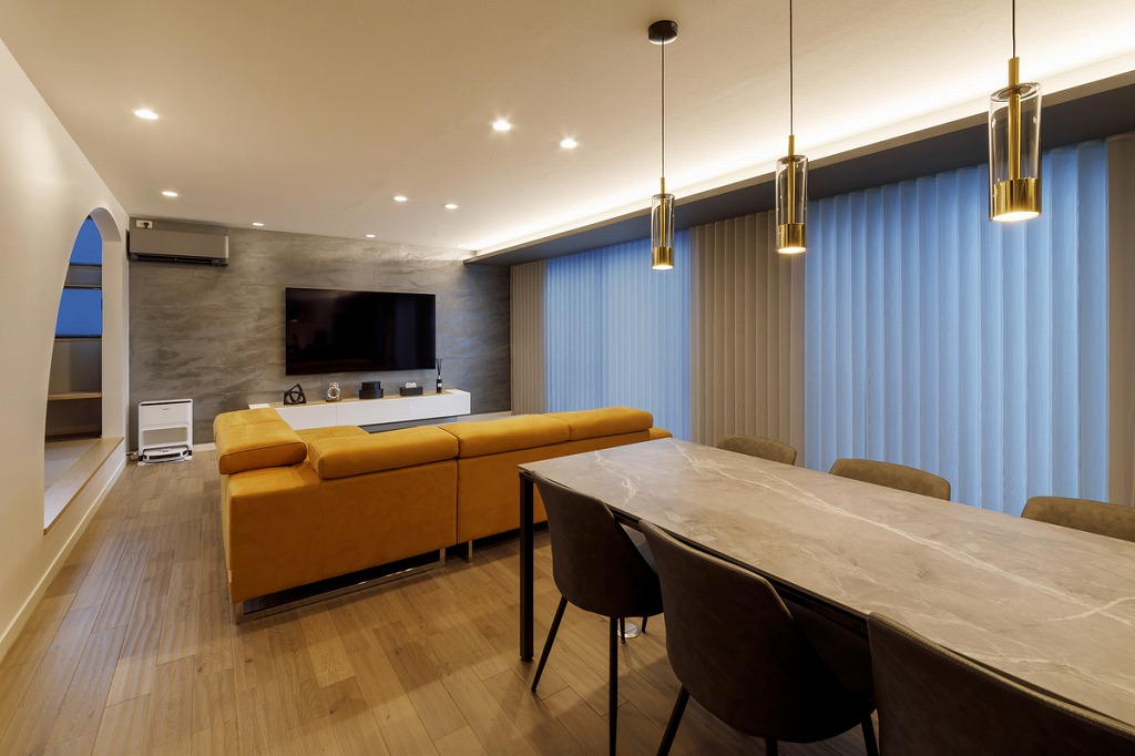 究極のラグジュアリーを追求したガレージ付きの平屋