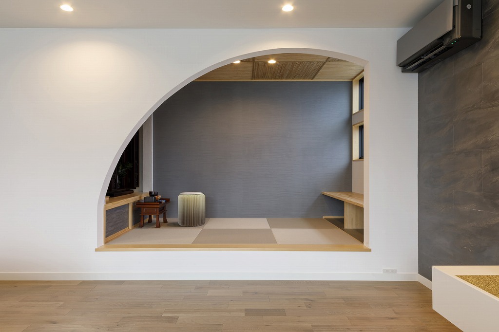 究極のラグジュアリーを追求したガレージ付きの平屋