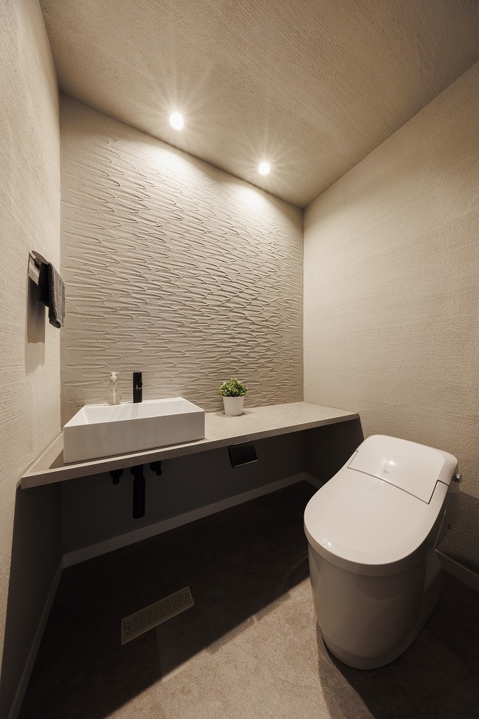 〈性能×デザインの融合美〉群を抜く美しさが佇む、五感を刺激する家