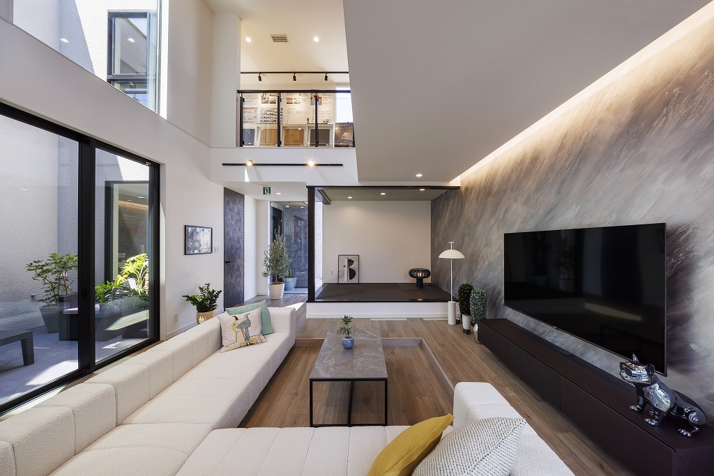 〈性能×デザインの融合美〉群を抜く美しさが佇む、五感を刺激する家